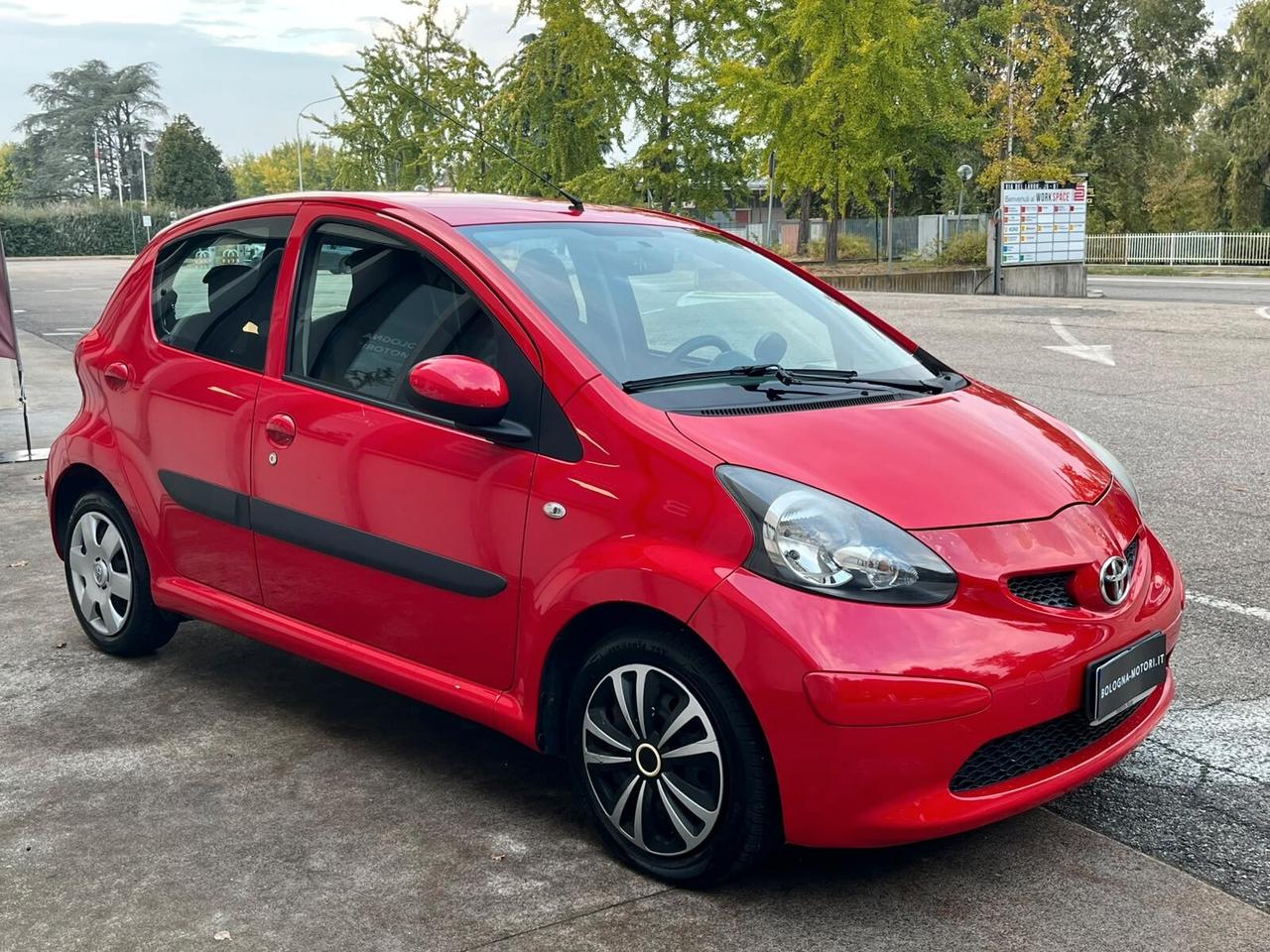 Toyota Aygo 1.0 12V VVT-i 5 porte - NEOPATENTATI