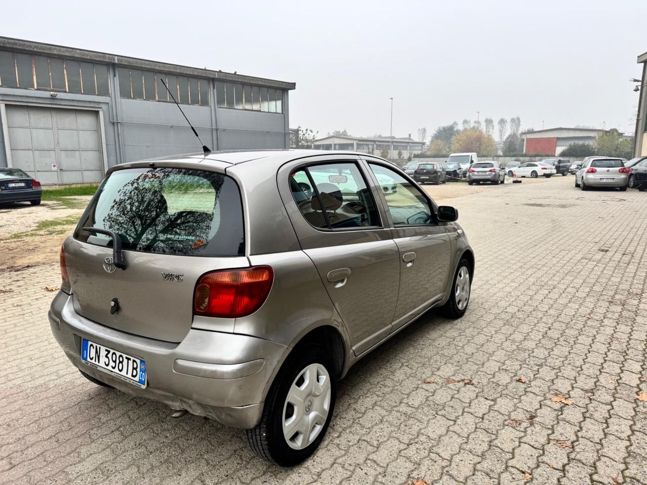 Toyota Yaris 1.0 65CV benzina 2004