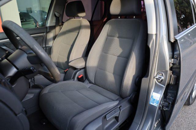 VOLKSWAGEN Golf V 1.6 Benzina 5 Porte Comfortline per NEOPATENTATI