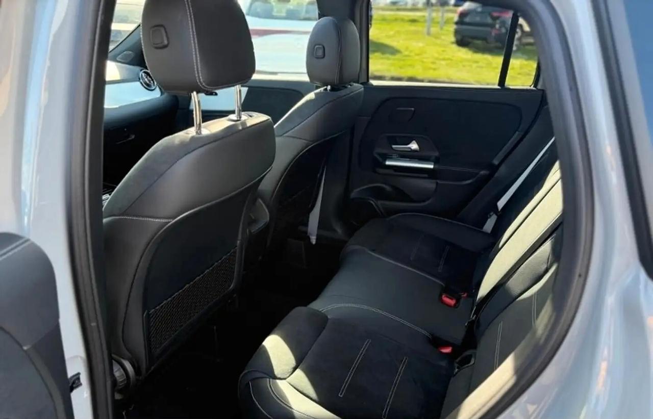 MERCEDES-BENZ GLA 200D NEW 150CV AUTOMATIC 4MATIC AMG LINE ( FARI LED - TETTO PANORAMICO APR. - PELLE - DISTRONIC - NIGHT PACK - NAVI PREMIUM - PARK ASSIST - TELEVAMERA 360 - CERCHI 20 )