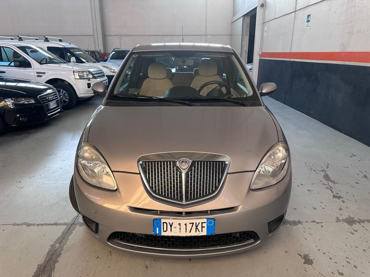 Lancia Ypsilon 1.4 Oro