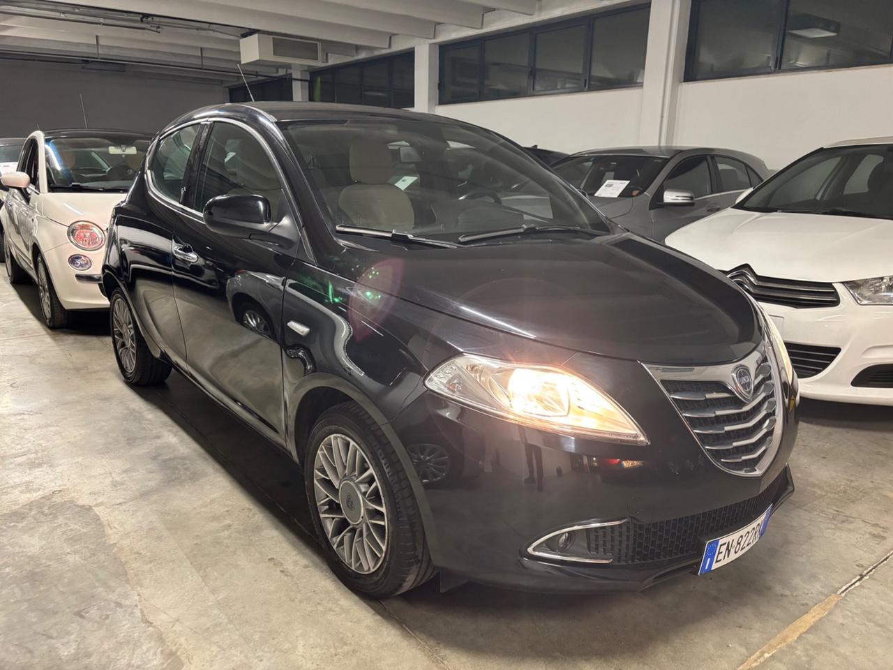 Lancia Ypsilon 1.2 BENZINA OK NEOPATENTATI