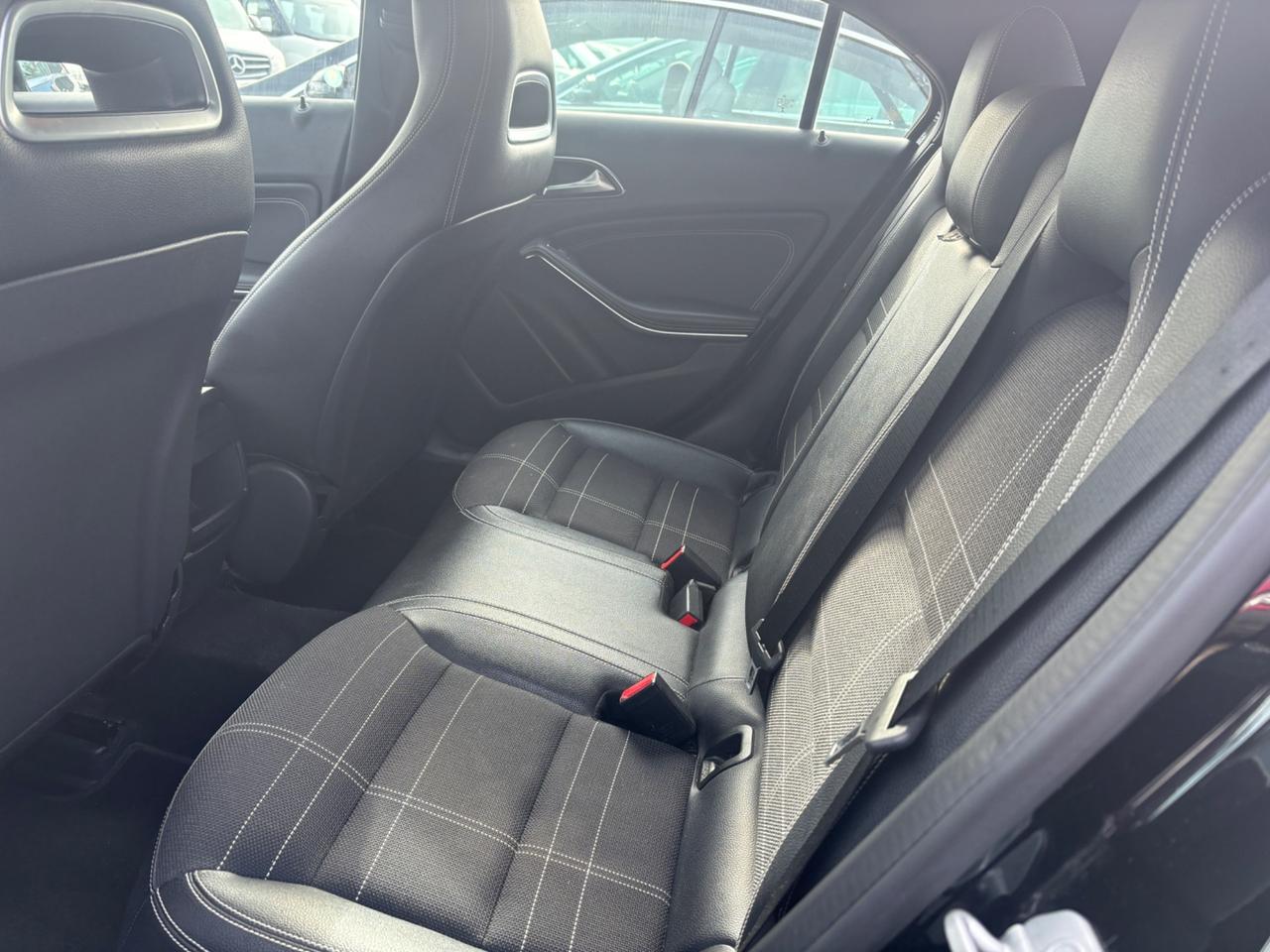 Mercedes-benz A 180 d Premium 2016