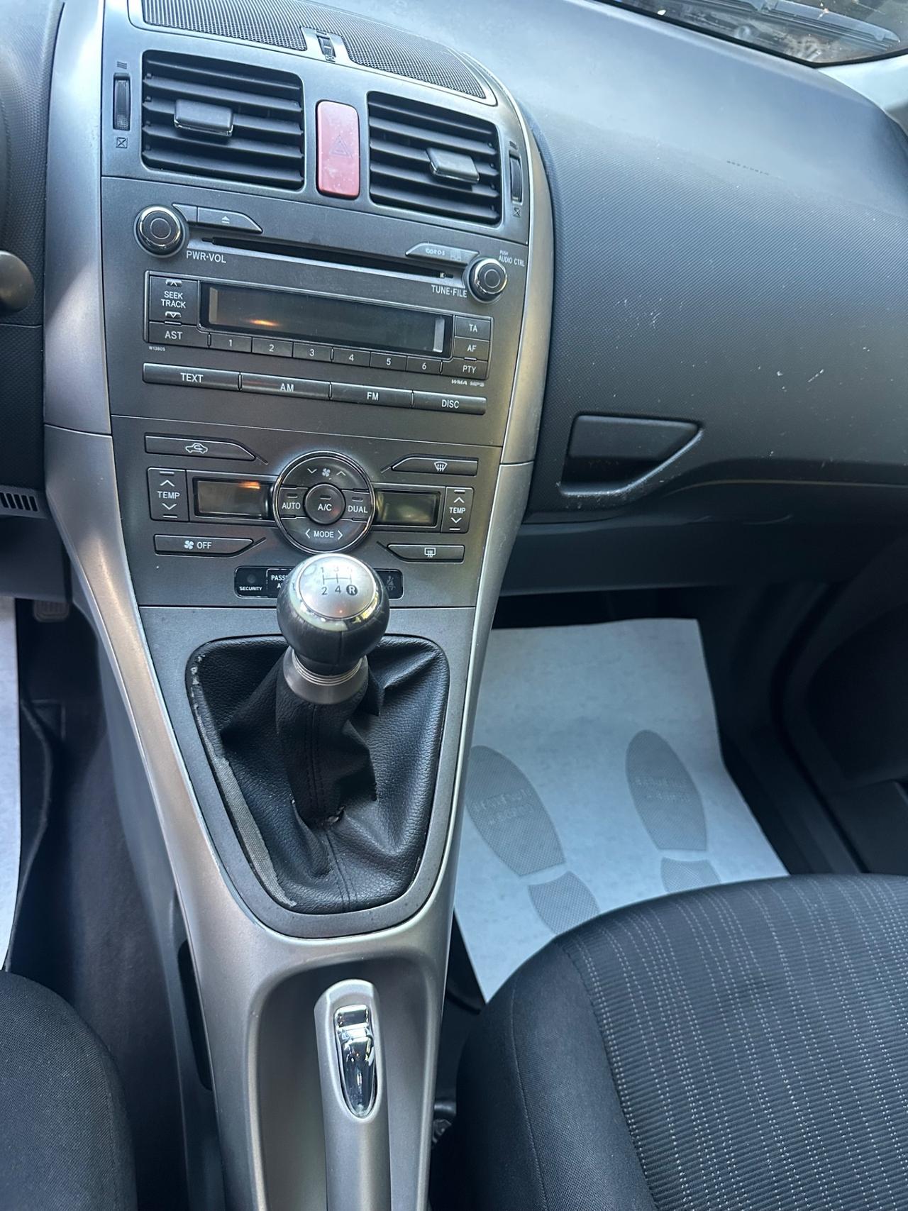 Toyota Auris 1.6 M-MT 5 porte Sol