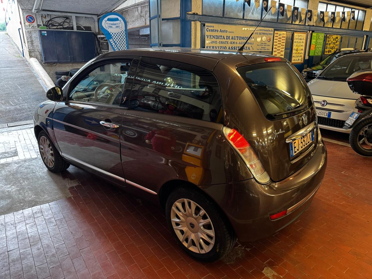 Lancia Ypsilon 1.2 69 CV Unyca