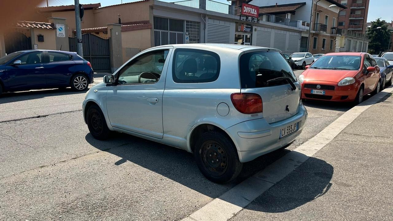 Toyota Yaris 1.0i 16V cat 3 porte Sol