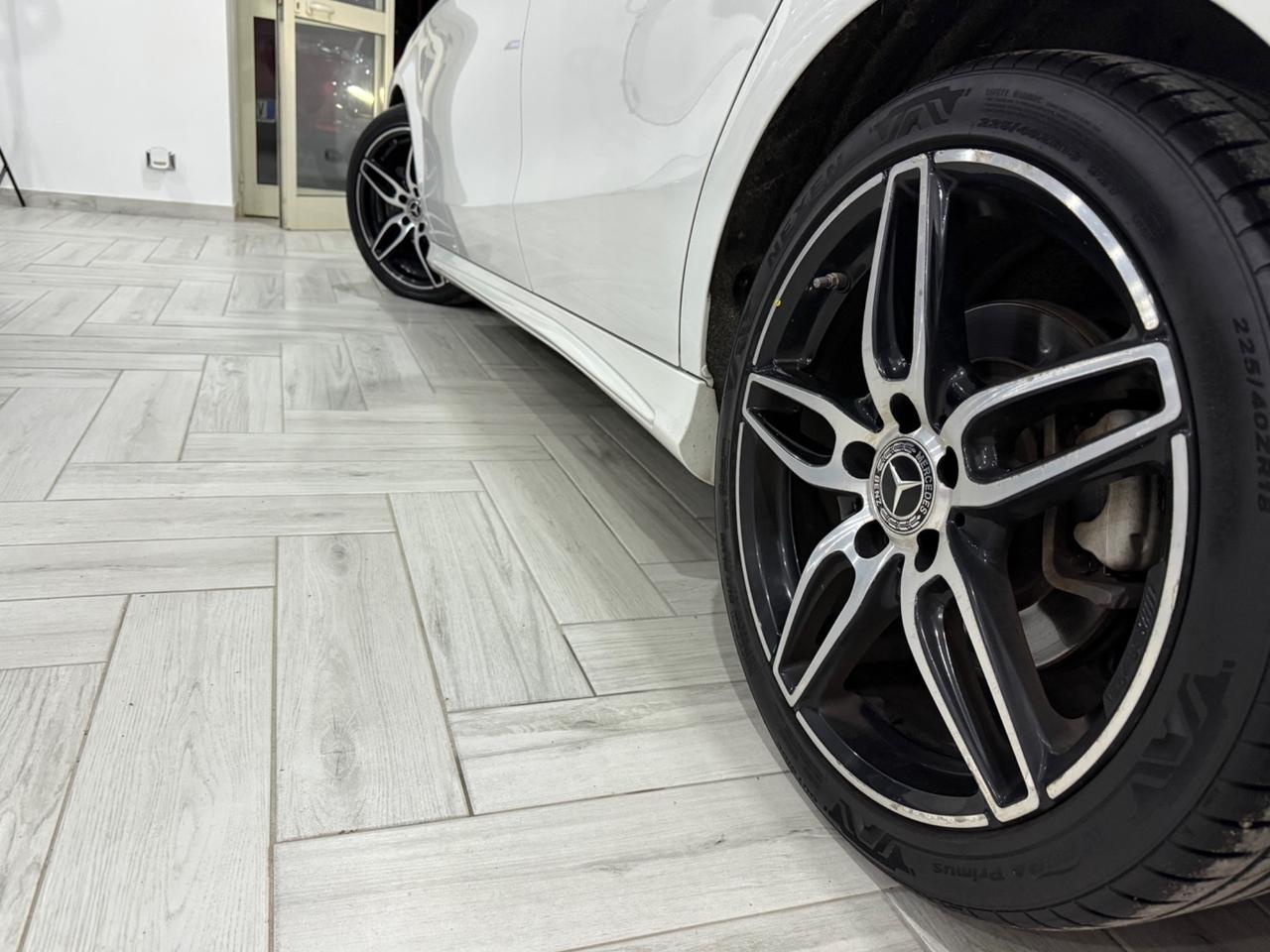 Mercedes-benz CLA Auto. PREMIUM AMG+TETTO/AMBIENT2019