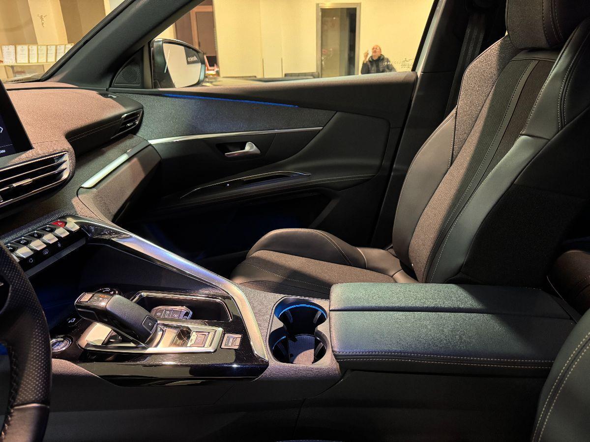 PEUGEOT 3008 BlueHDi 130 GT Line 2021 Bianco perla