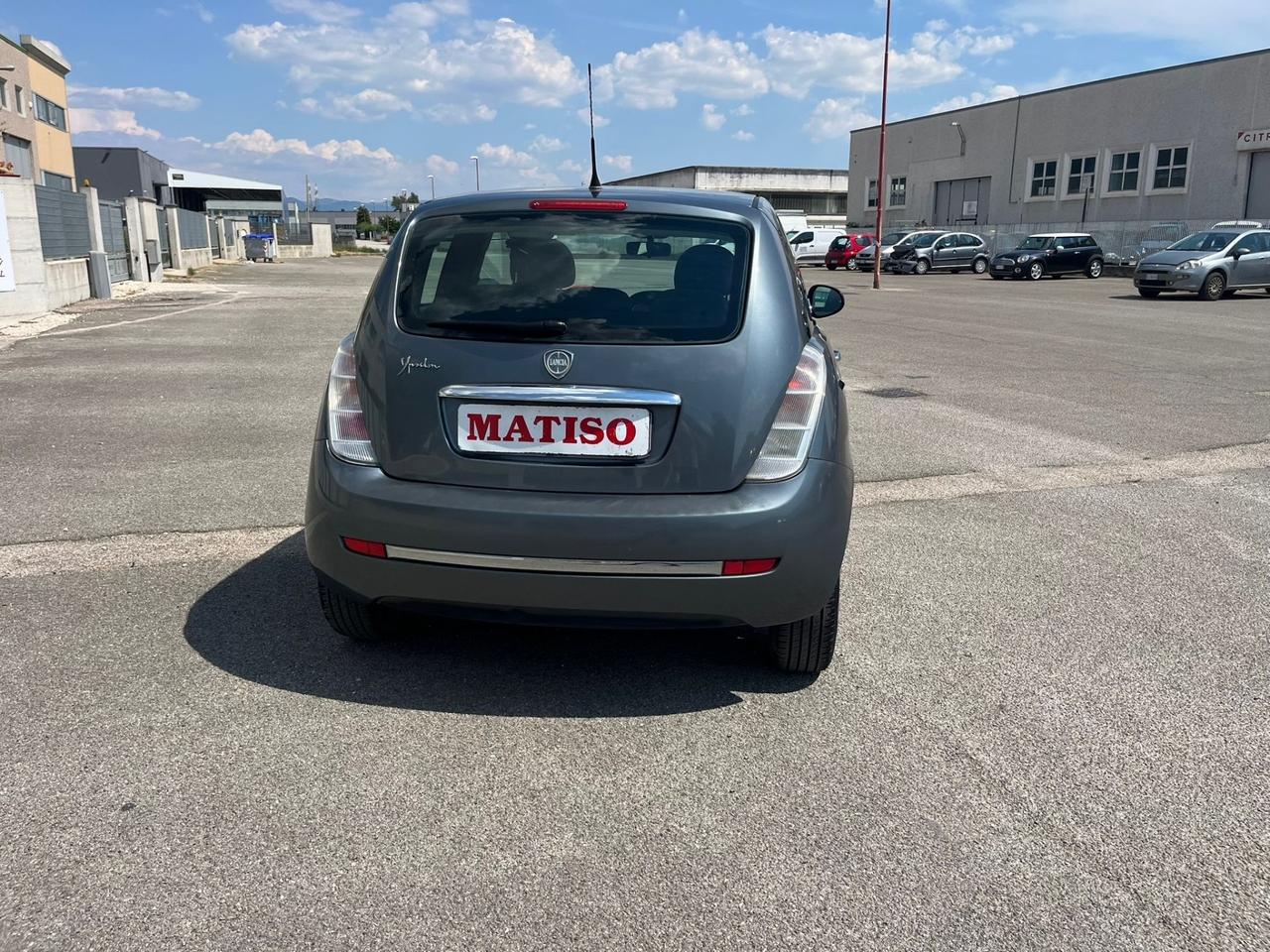 Lancia Ypsilon 1.3 MJT 75 CV Unyca