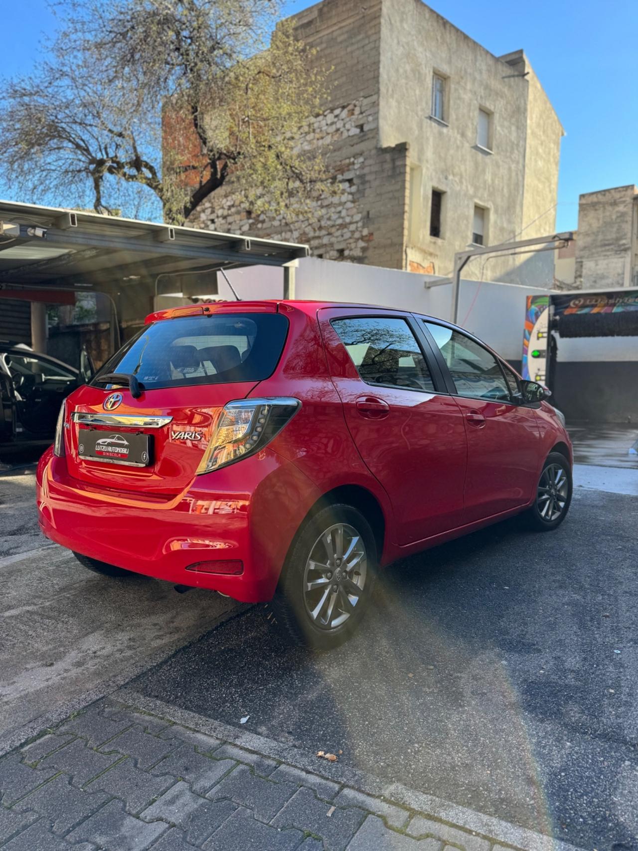 Toyota Yaris 1.0 5 porte Lounge NEOPATENTATI