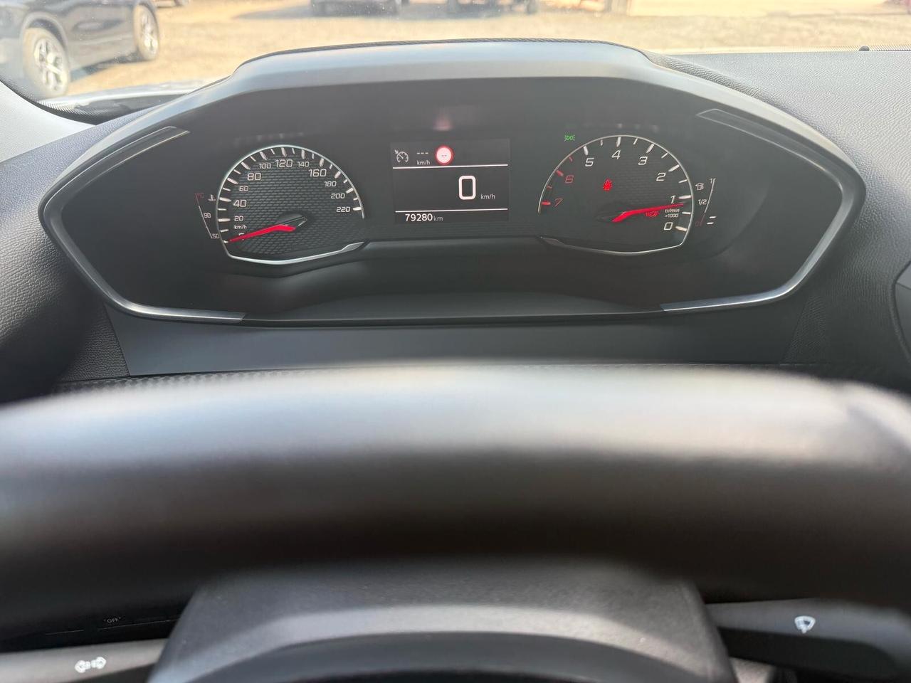 Peugeot 2008 DIESEL CAMERA NAVI
