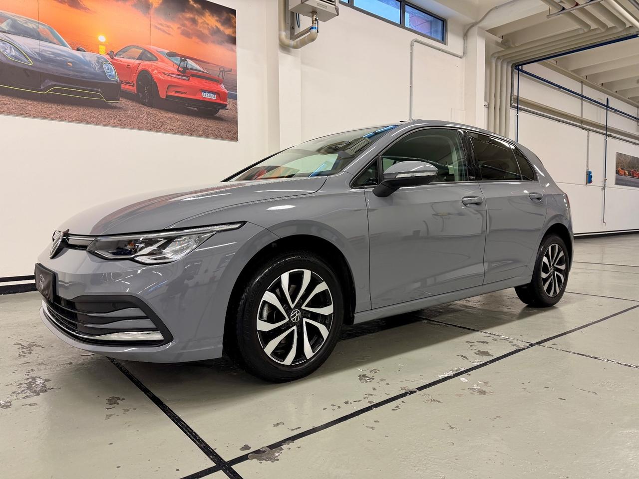 Volkswagen Golf 8 - ACTIVE - FULL OPTIONAL