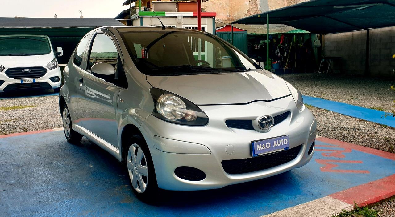 TOYOTA AYGO 1.0 BENZINA 4.450 CON VOLTURA E/5