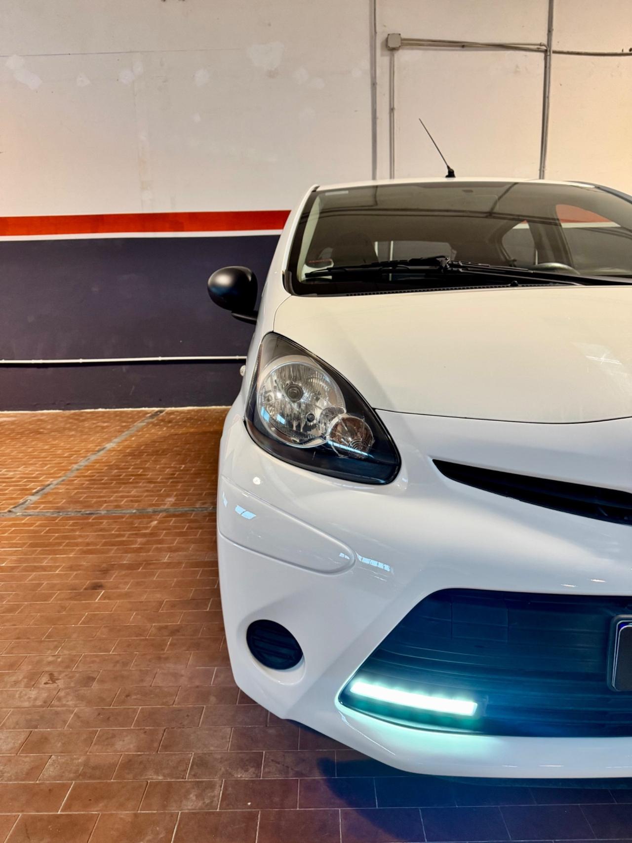 Toyota Aygo 1.0 12V VVT-i 5 porte Orange Connect