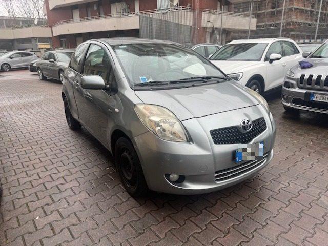 TOYOTA Yaris 1.4 D-4D 3 porte Sol