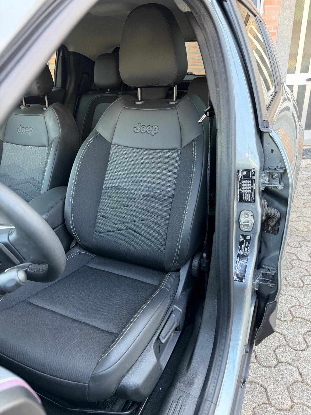 Jeep Avenger 1.2 Turbo 100 CV MHEV Summit