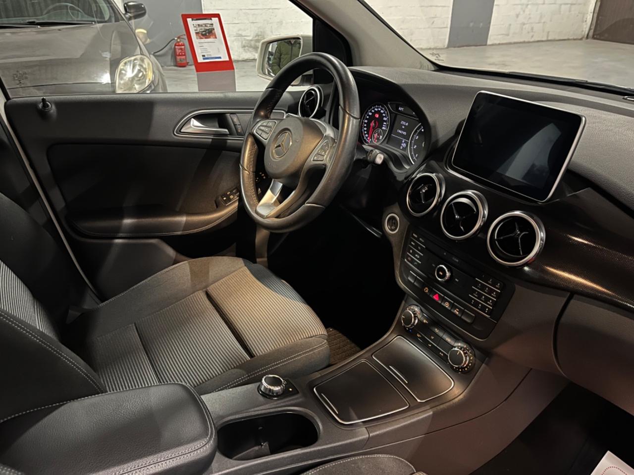 Mercedes-benz B 200 c Executive