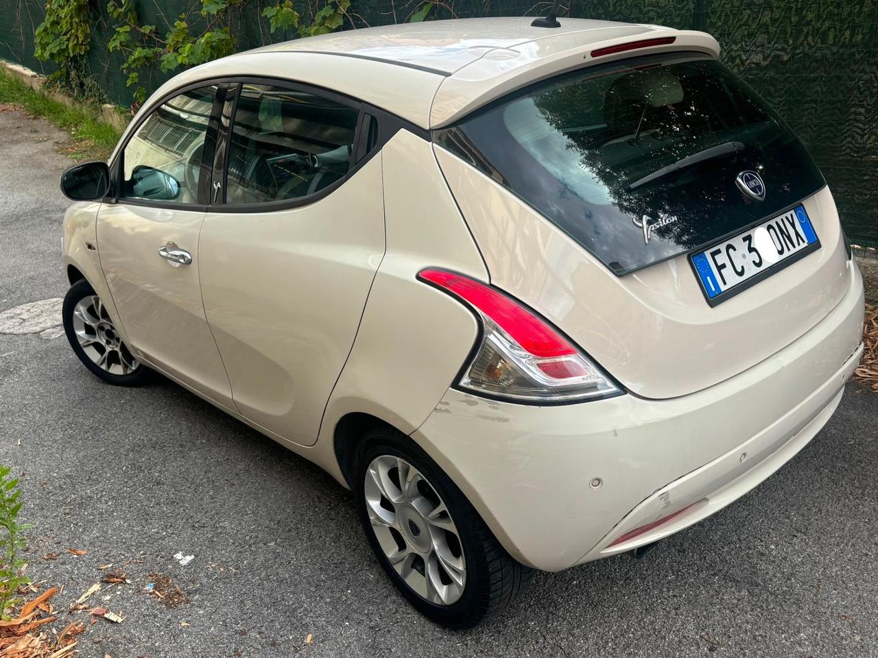 Lancia Ypsilon 1.2 69 CV 5 porte Platinum