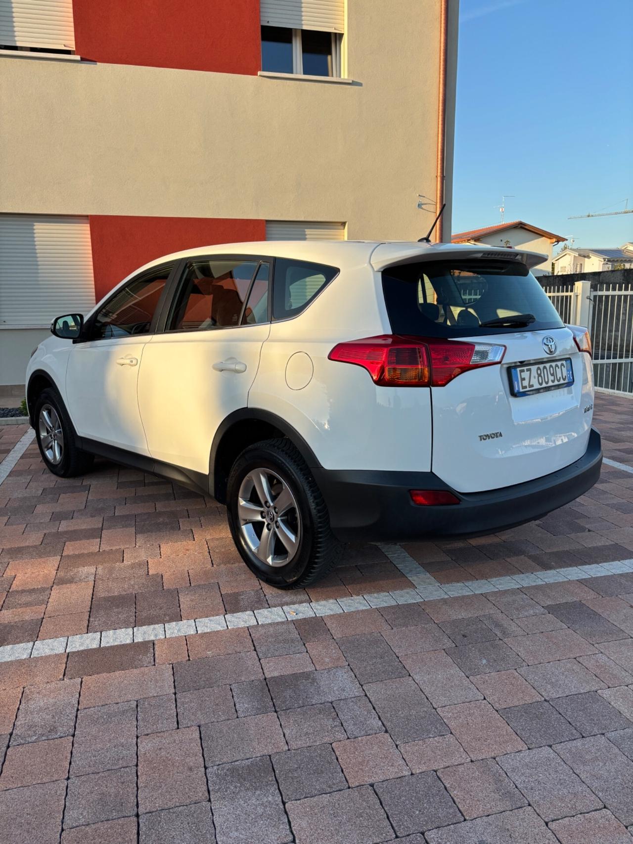 Toyota RAV 4 RAV4 2.0 D-4D 2WD Active