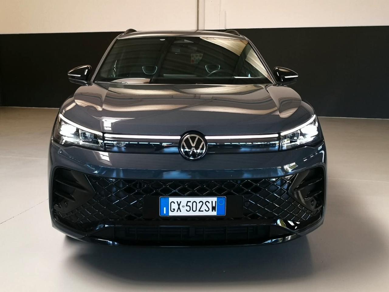 Volkswagen Tiguan 2.0 TDI 150 CV DSG R-Line ***TELECAMERA***SEDILI MASSAGGIANTI***