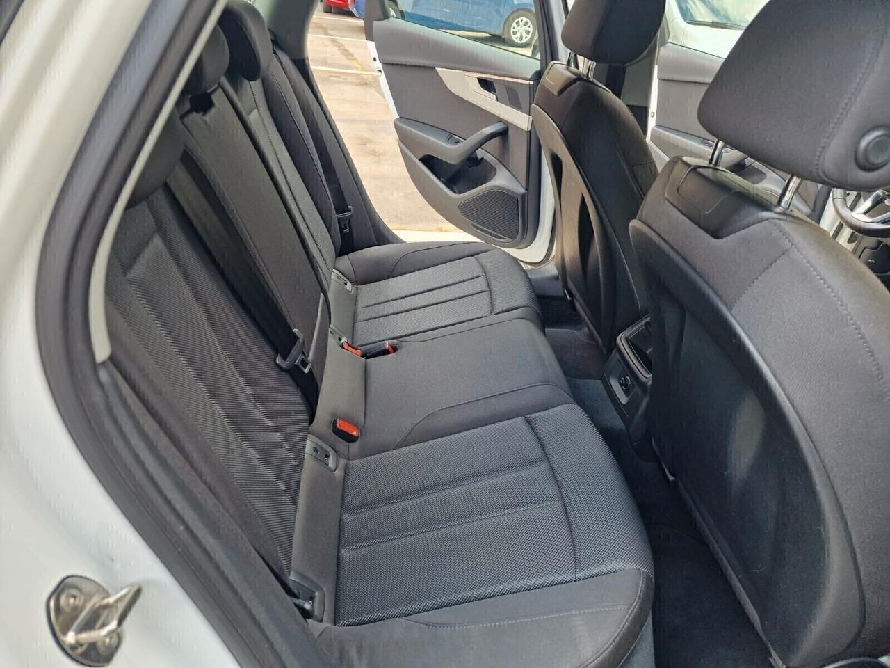 Audi A4 Avant 30 2.0 Hybrid/tdi Business 136cv S-tronic