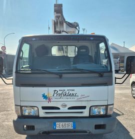 Nissan cestello piattaforma aerea 20mt