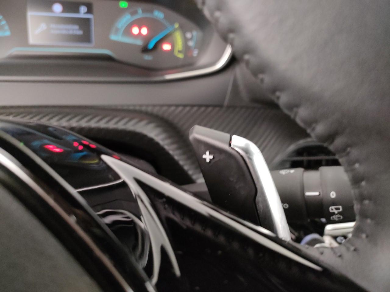 PEUGEOT 2008 1.2 hybrid Style 145cv e-dcs6
