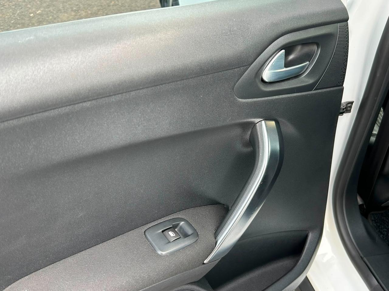 Peugeot 2008 BlueHDi 100 Black Matt