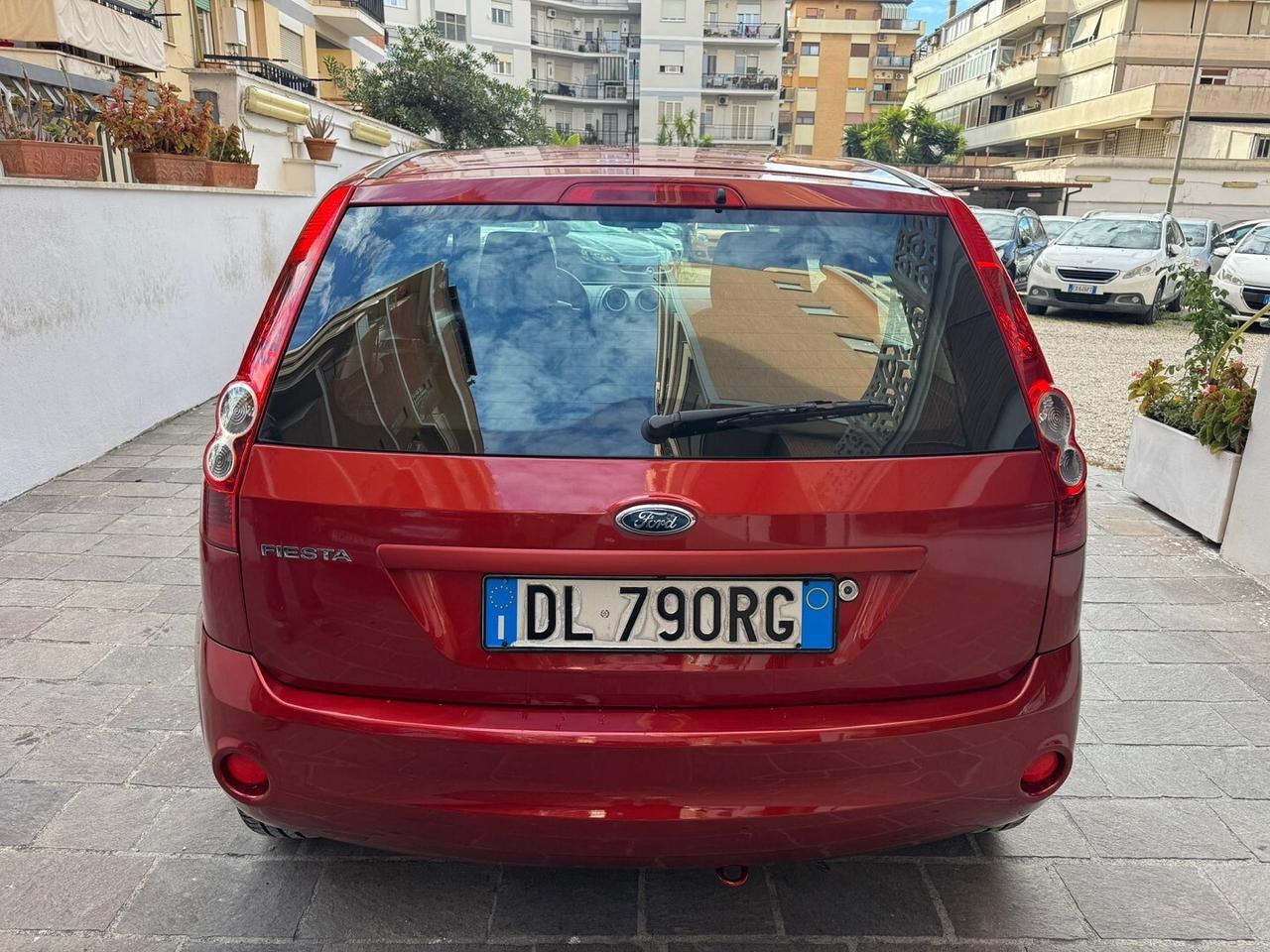 FORD Fiesta 1.2 16V 5 porte Ghia