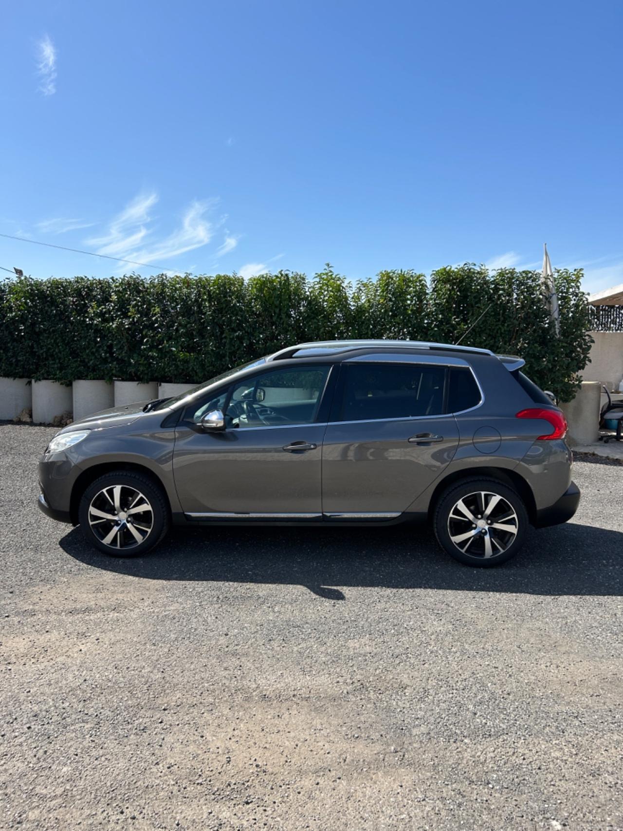 Peugeot 2008 BlueHDi 100 Allure