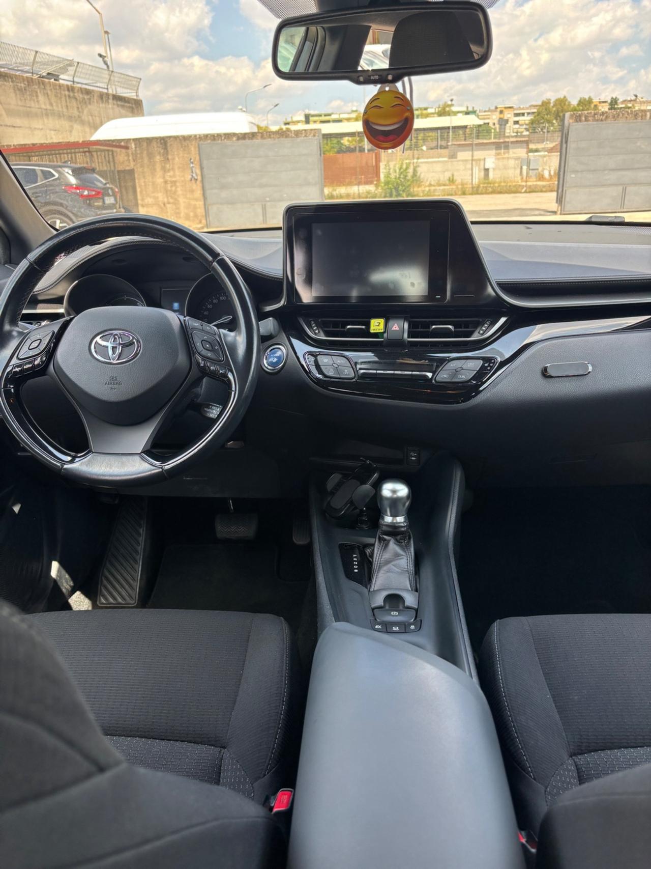 Toyota C-HR 1.8 Hybrid E-CVT Trend