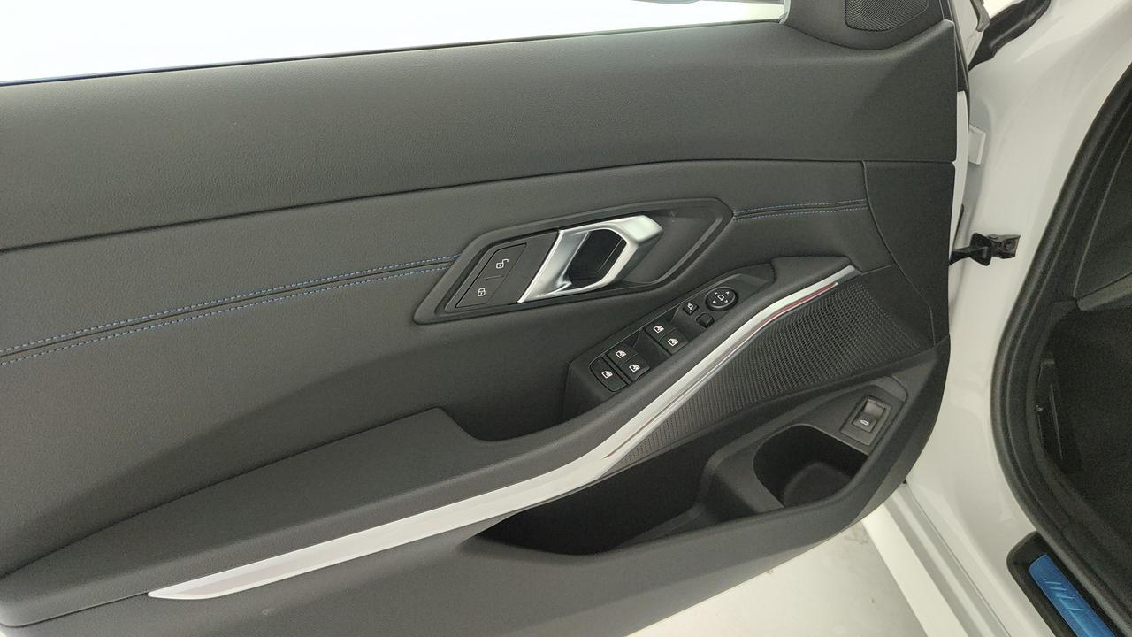 BMW Serie 3 G21 2022 Touring - 320d Touring mhev 48V xdrive MSport auto