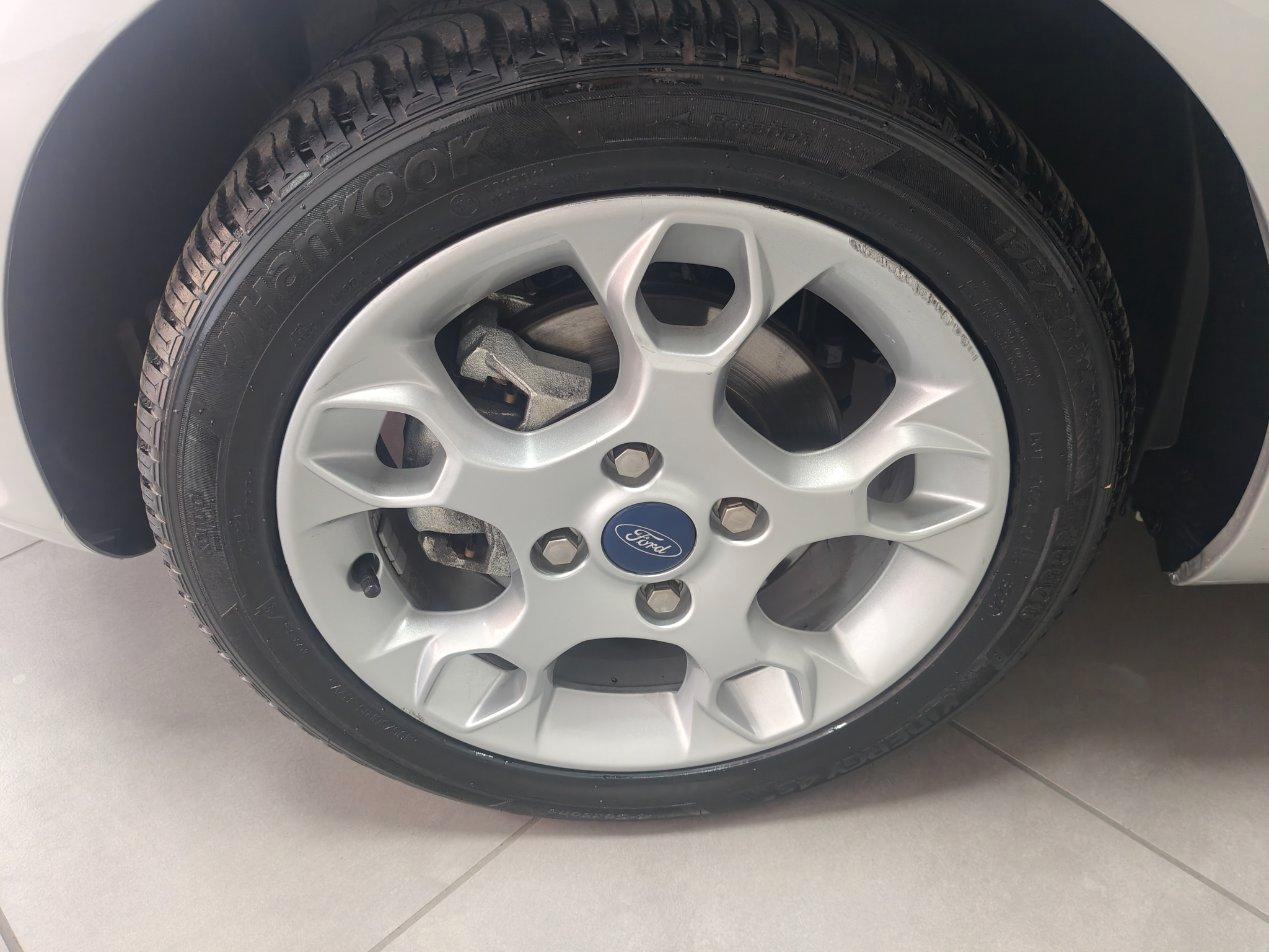 Ford Fiesta 5 Porte Fiesta 5p 1.4 16v Titanium c/esp Gpl E5