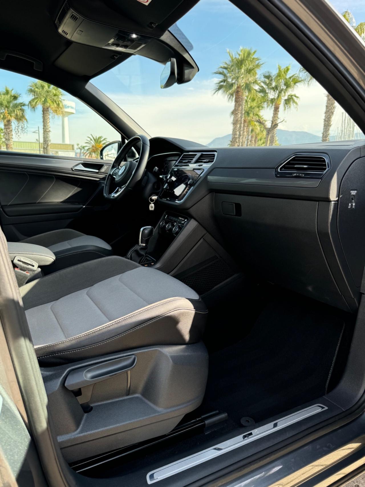 Volkswagen Tiguan R-LINE 2.0 TDI 150 cv DSG