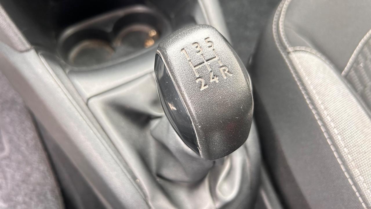 Peugeot 208 1.6 HDi 75cv Allure