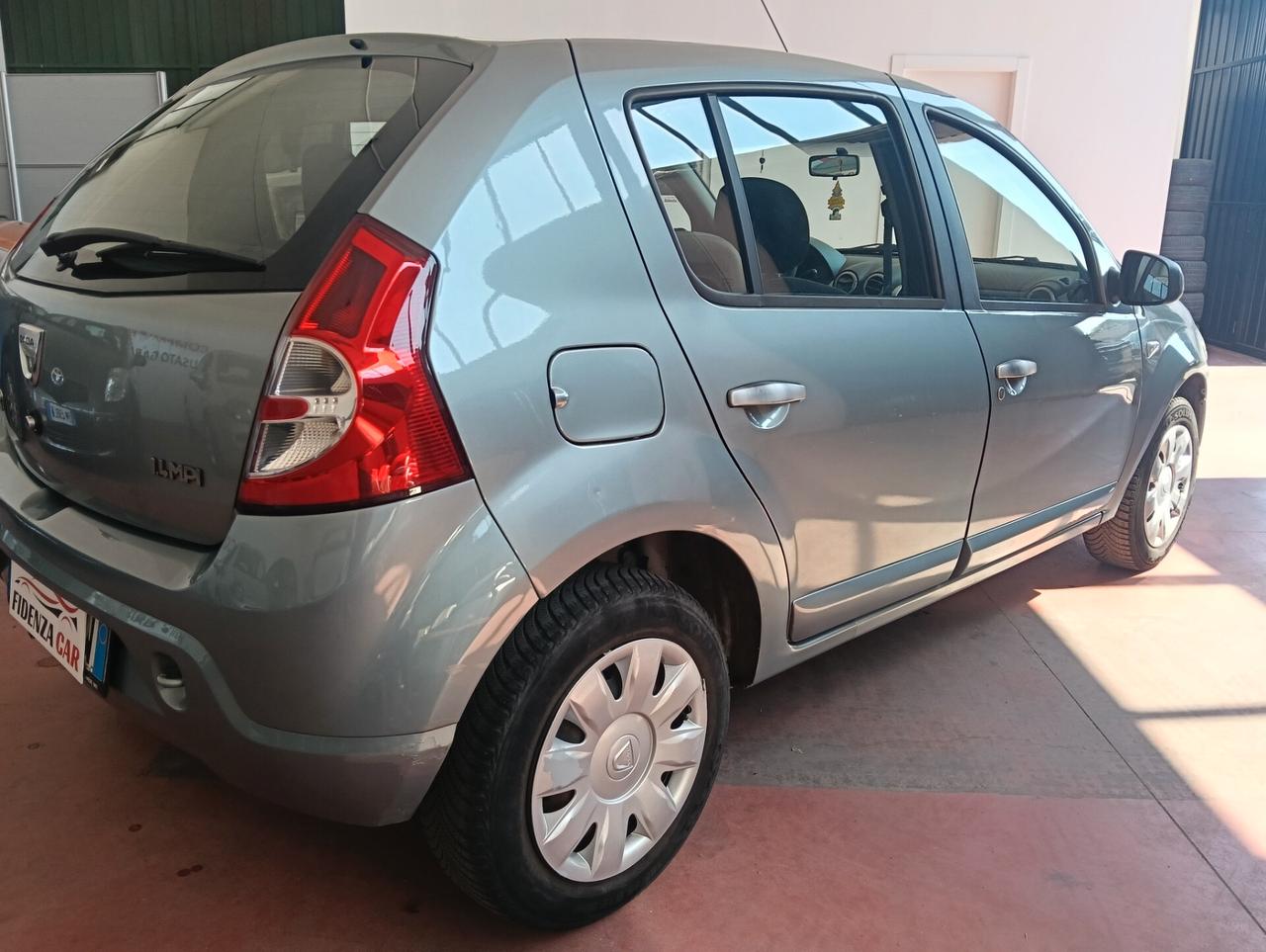 Dacia Sandero 1.4 8V GPL-per neopatentati -2009