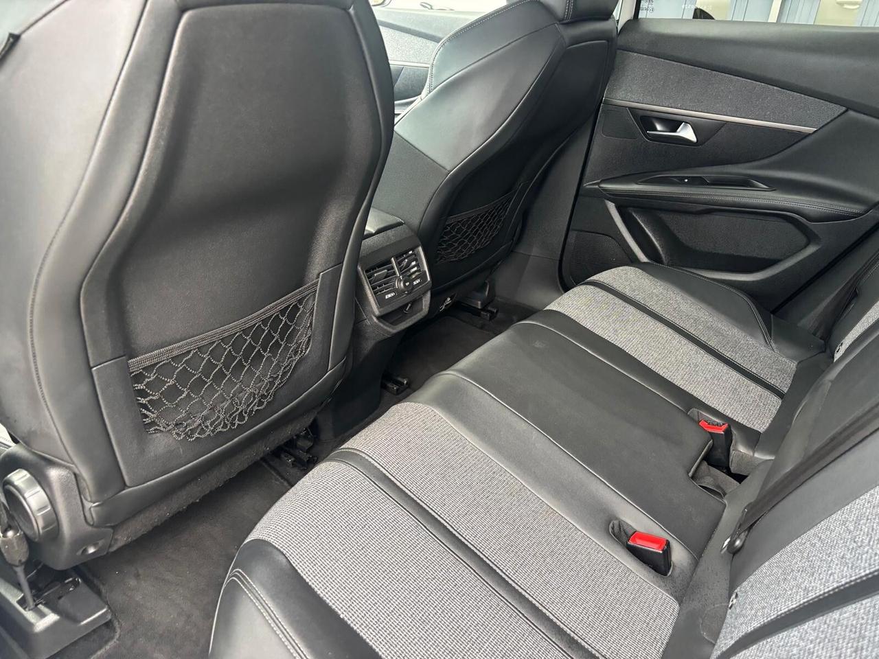 Peugeot 3008 ALLURE 1.2 PureTech 130CV - 2019