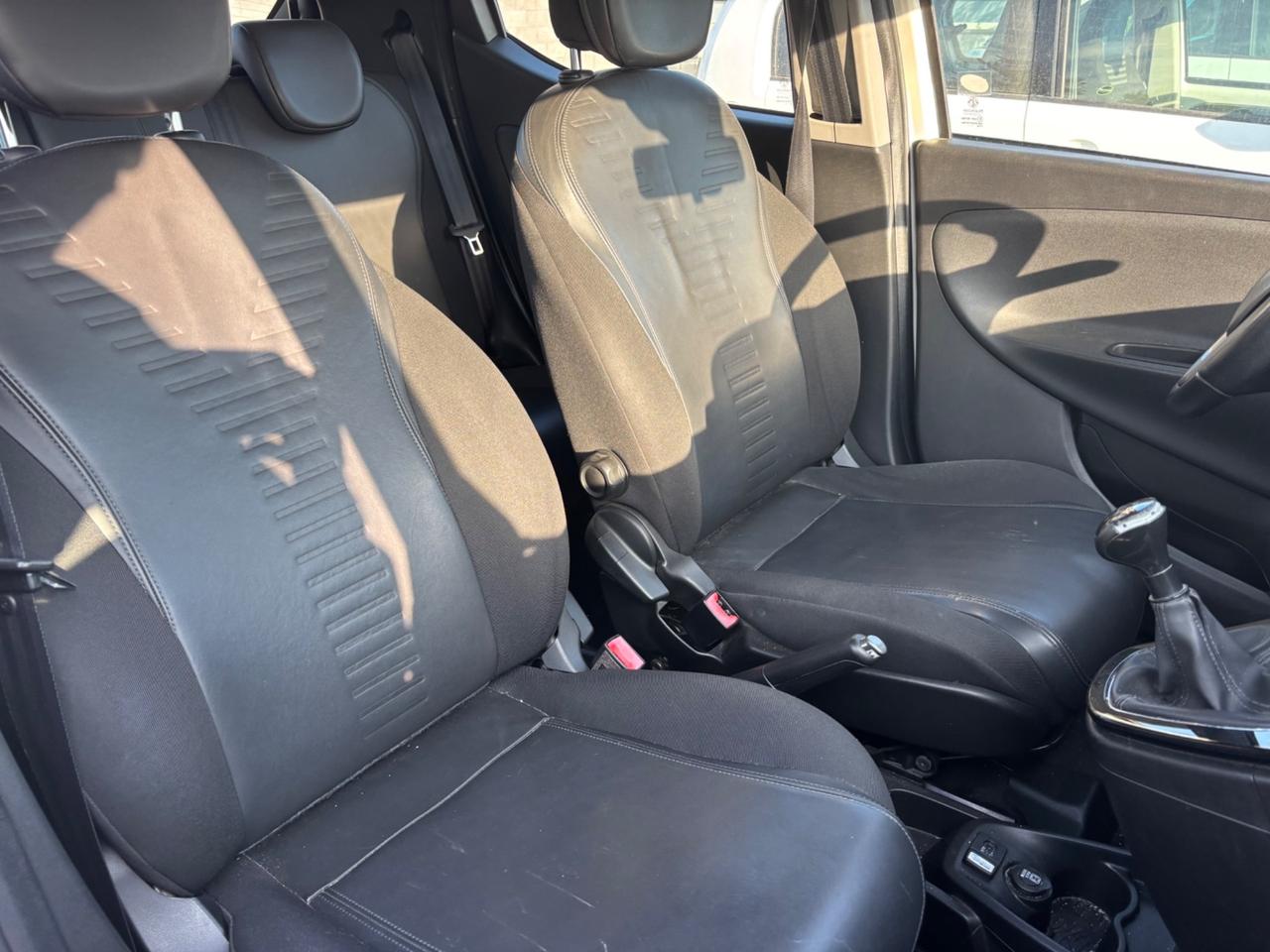 Lancia Ypsilon -2015