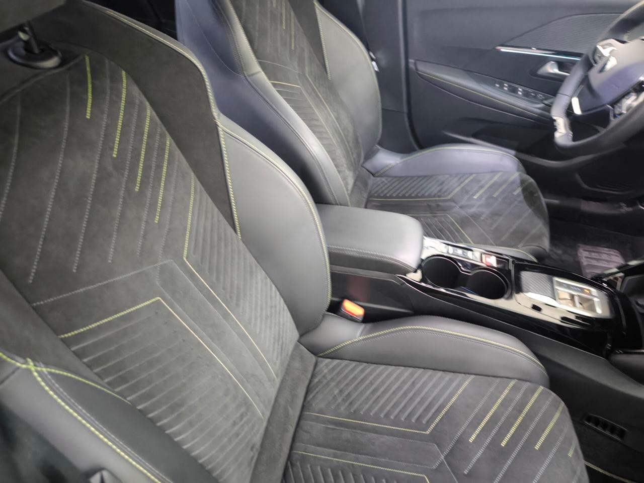 Peugeot 208 Hybrid 145 e-DCS6 GT Exclusive