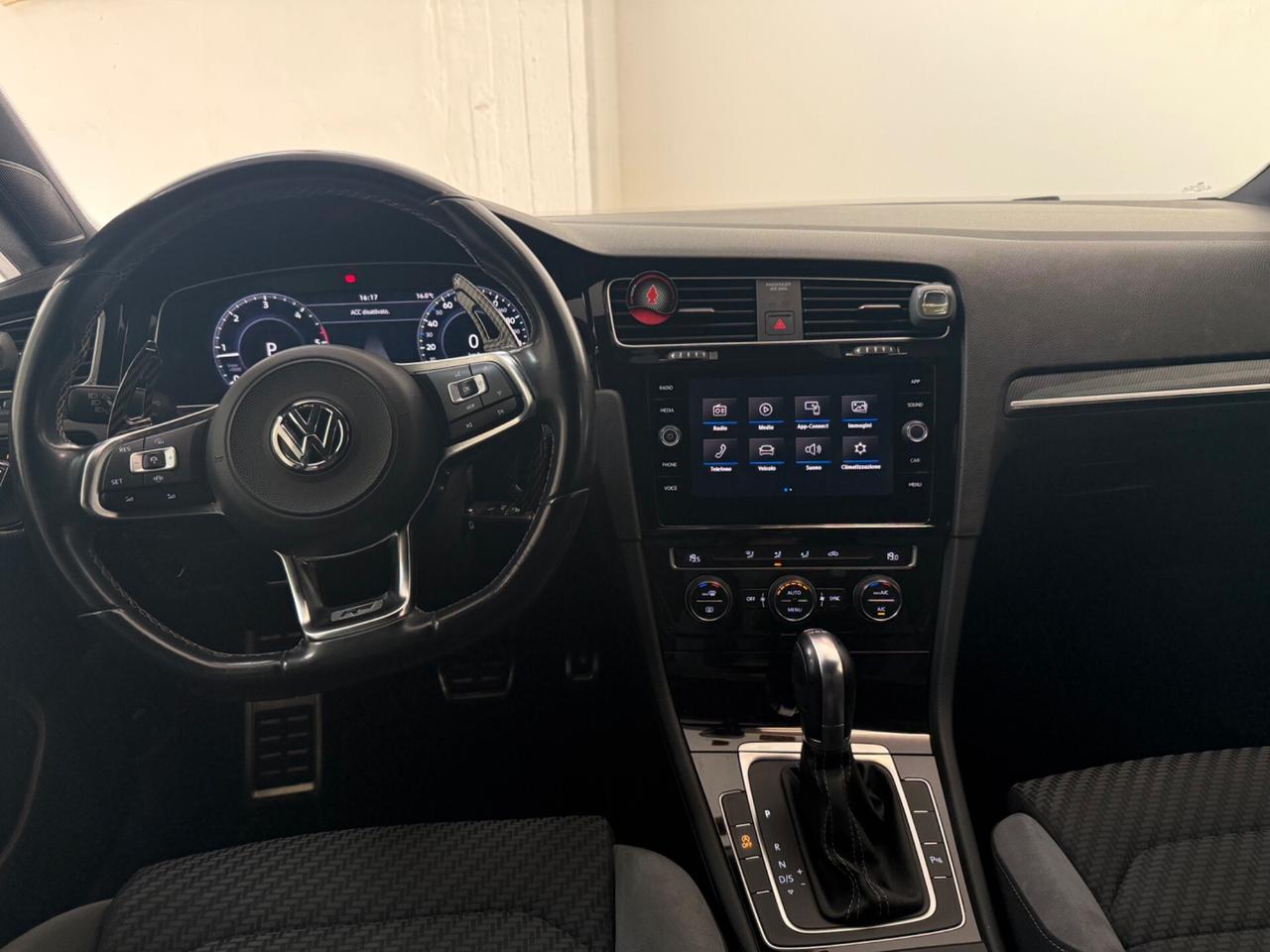 Volkswagen Golf 2.0 TDI DSG 5p R-LINE BlueMotion Technology