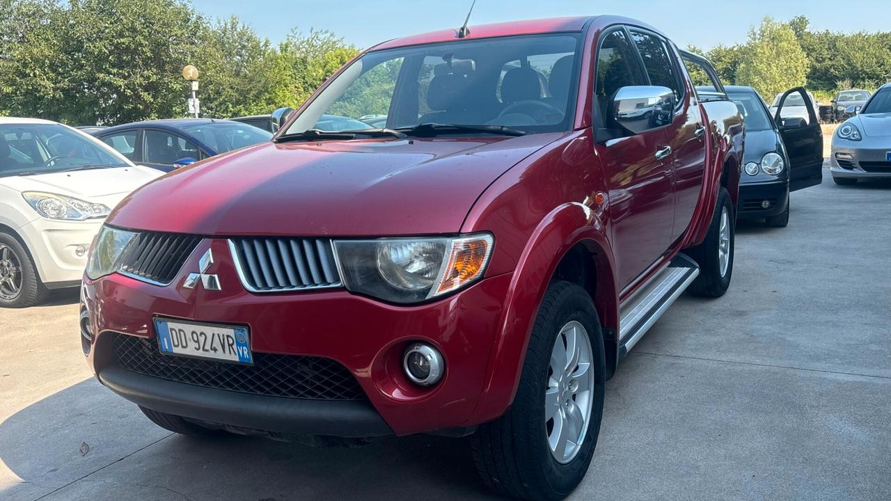 Mitsubishi L200 2.5 DI-D/136CV cambio automatico 4post