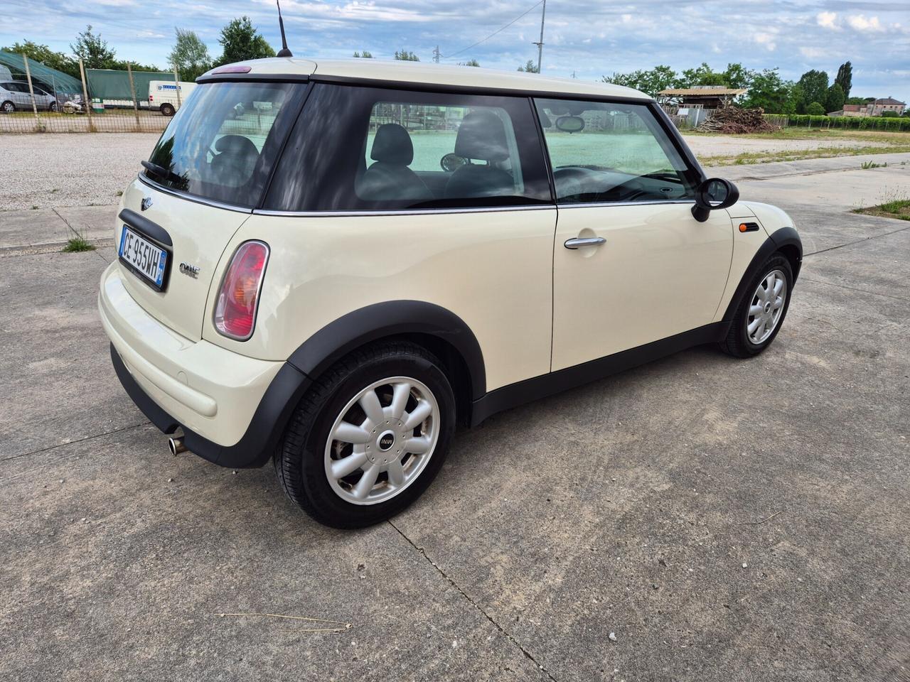 Mini 1.6 16V One neopatentati
