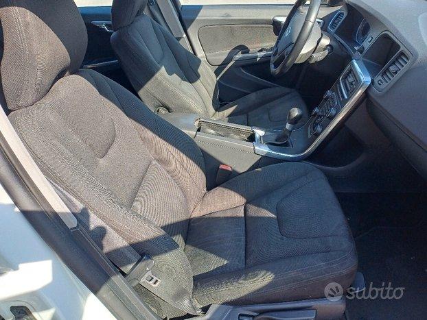Volvo V60 1.6 D2 Summum con Problemi al motore