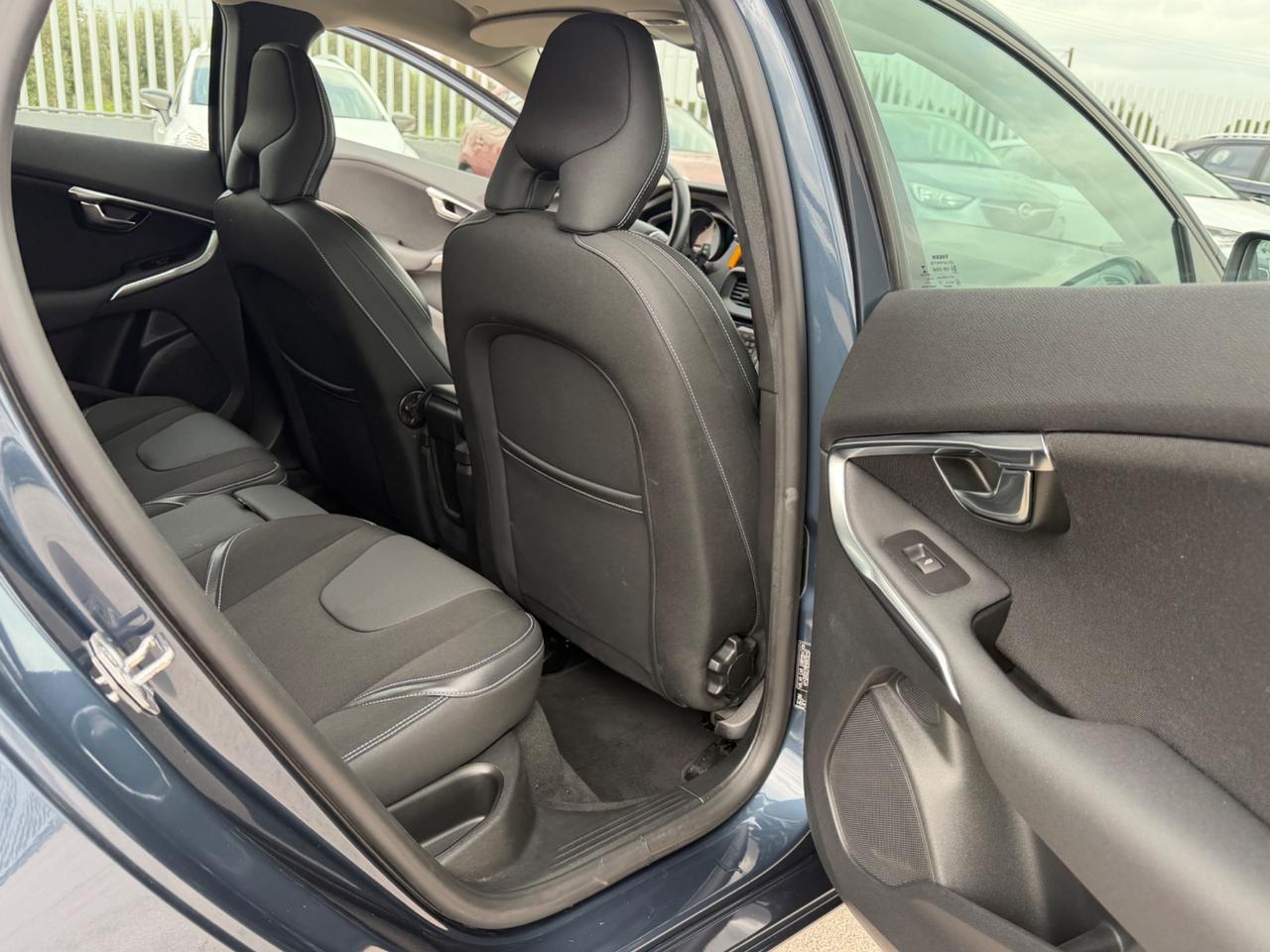 VOLVO V40 2.0D D2 120CV MANUALE FULL LED MY17