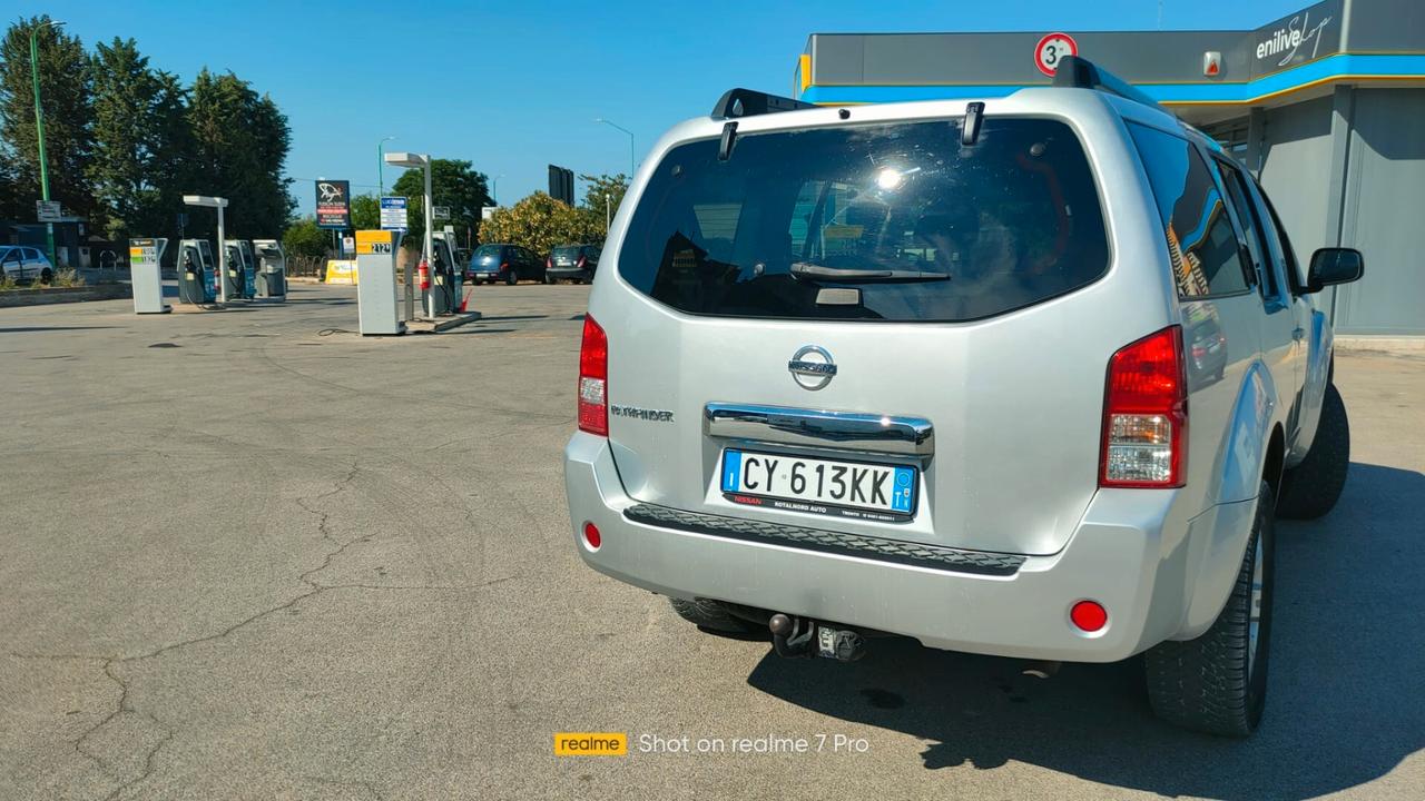Nissan Pathfinder 2.5 dCi LE
