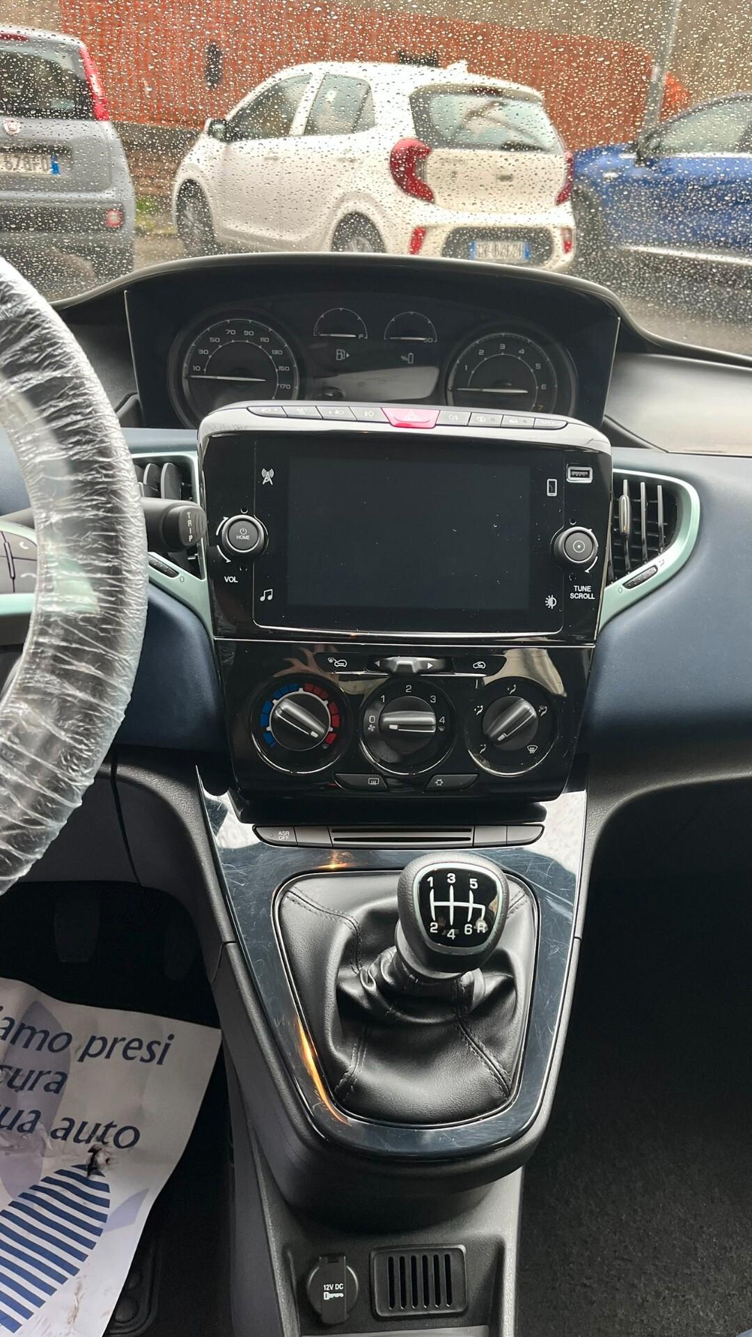 Lancia Ypsilon 1.0 2024 Platinum