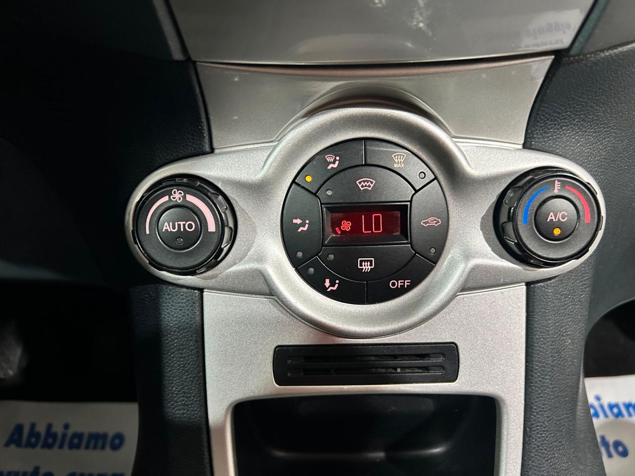 Ford Fiesta 1.4 TDCi 68CV 5 porte Titanium