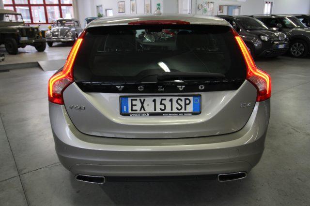 VOLVO V60 D4 Geartronic Summum