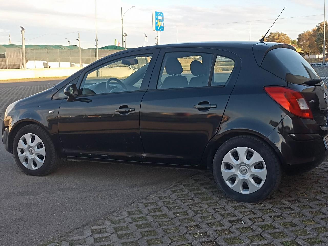 OPEL CORSA GPL CASA MADRE 04/2014 KM 110.000 PROPIETARIO