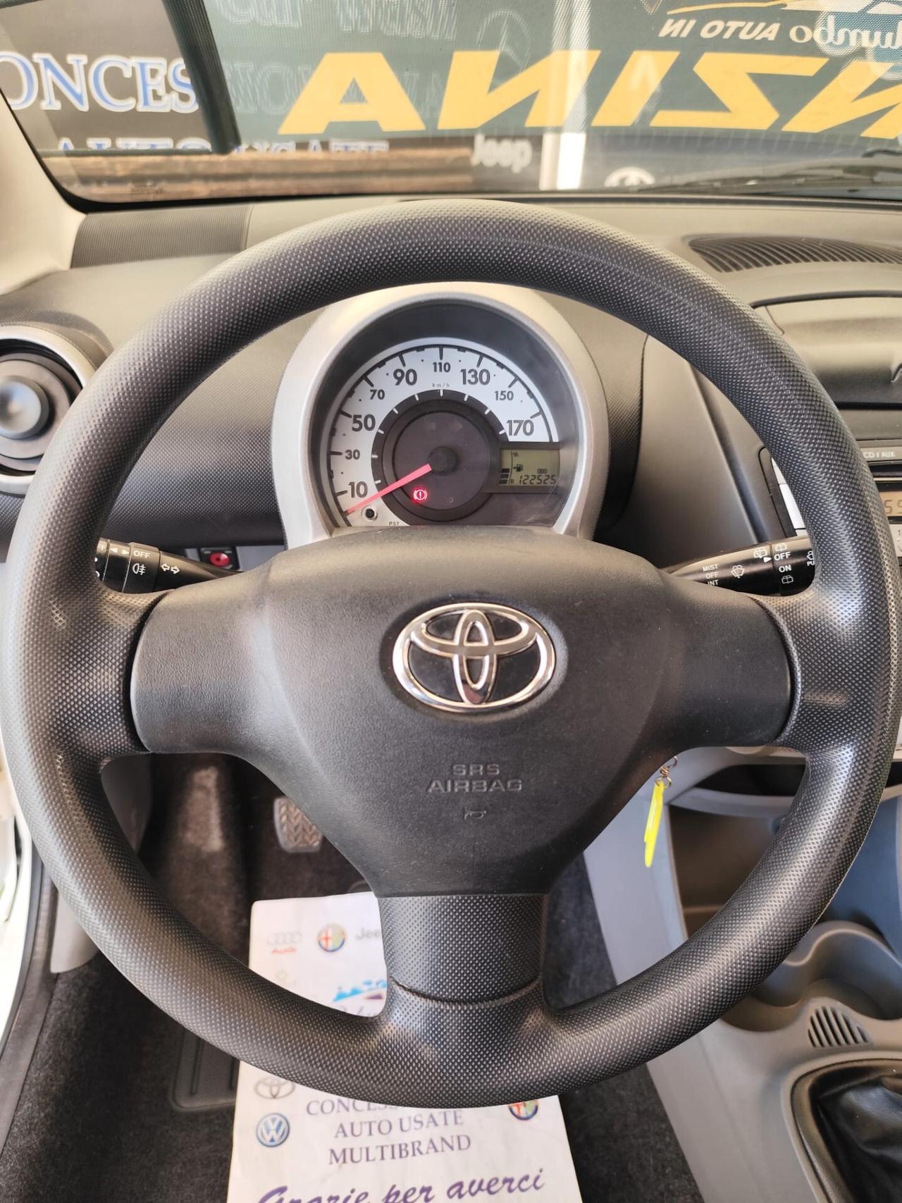 Toyota Aygo 1.0 12V VVT-i 5 porte Now Connect